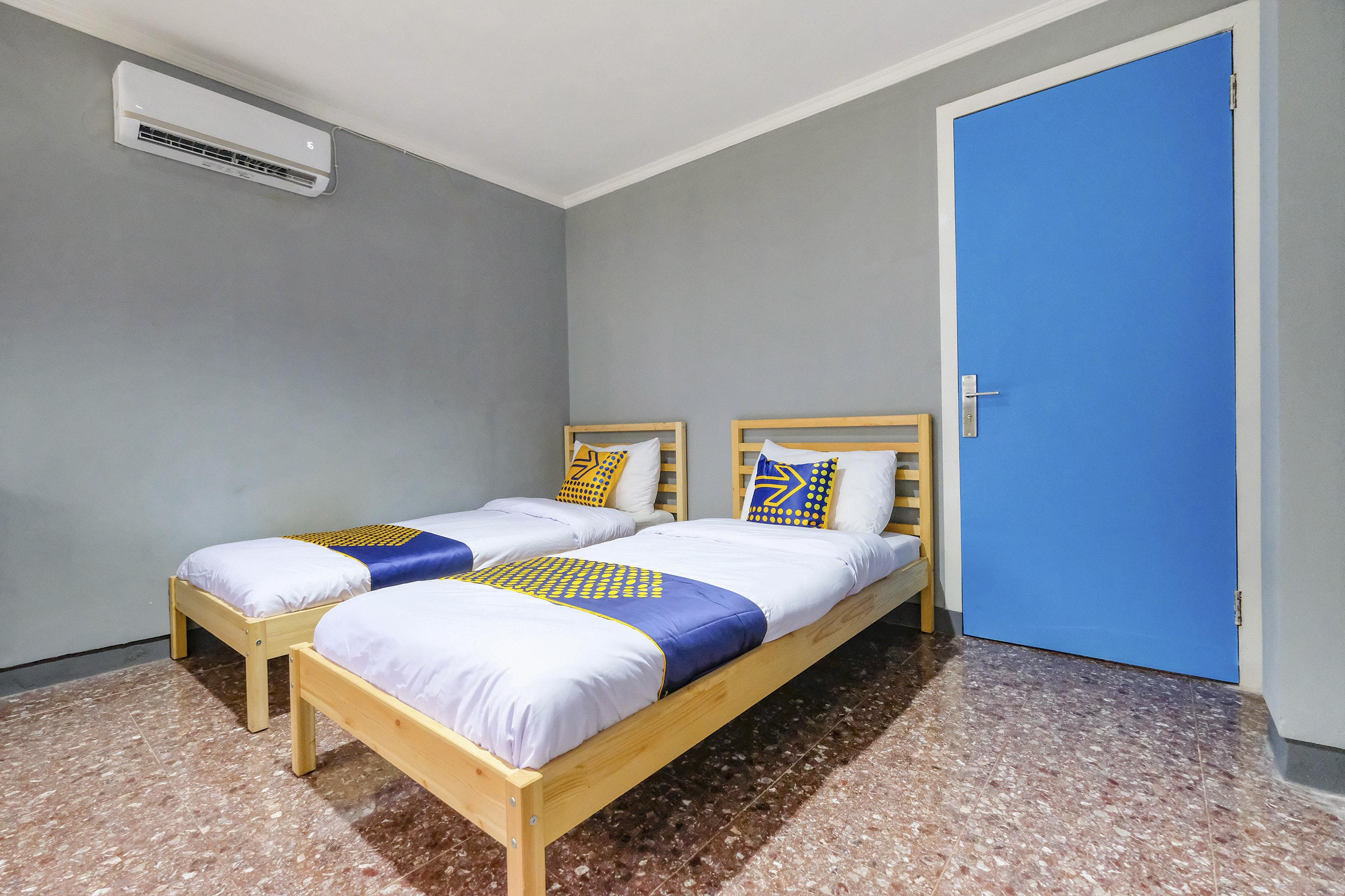 Hotel Spot On 2281 Omajo Semarang Esterno foto