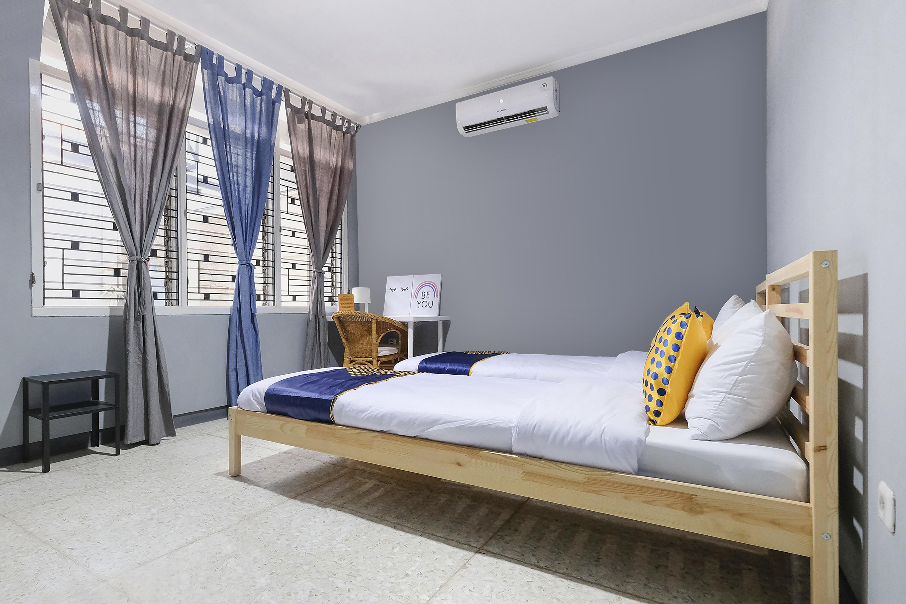 Hotel Spot On 2281 Omajo Semarang Esterno foto